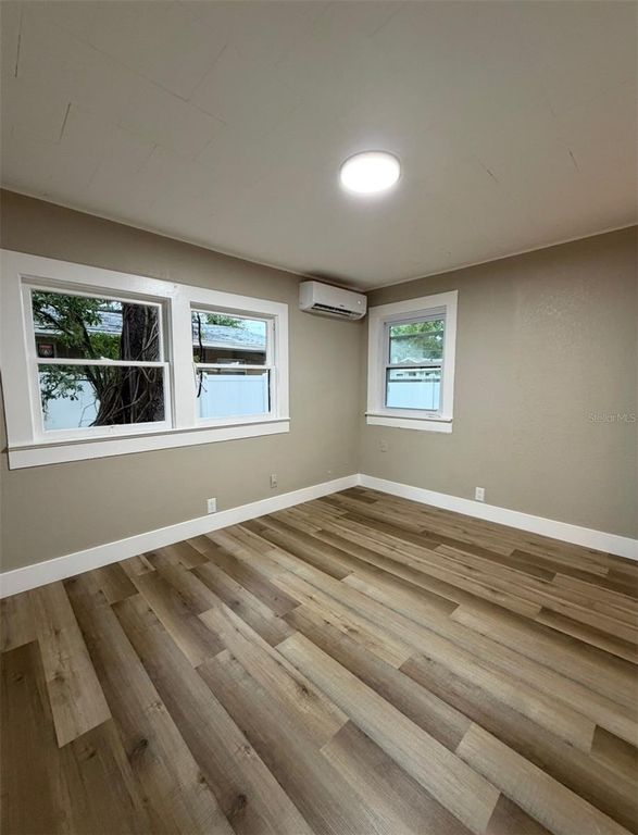 Image 14 of property listing at 1221 E DR MARTIN LUTHER KING JR BOULEVARD, Tampa, FL 33603