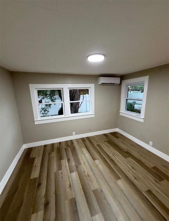 Image 16 of property listing at 1221 E DR MARTIN LUTHER KING JR BOULEVARD, Tampa, FL 33603