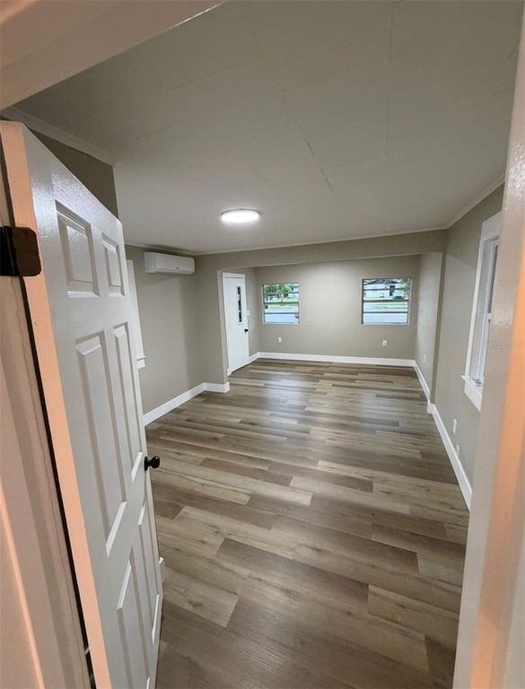 Image 17 of property listing at 1221 E DR MARTIN LUTHER KING JR BOULEVARD, Tampa, FL 33603