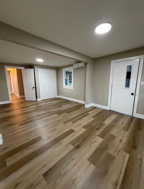 Image 19 of property listing at 1221 E DR MARTIN LUTHER KING JR BOULEVARD, Tampa, FL 33603