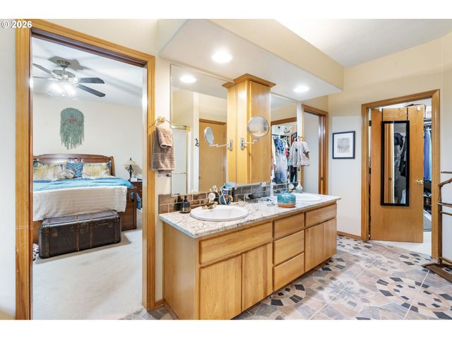 3148 Ne ROCKY BUTTE Ln, Portland, OR 97220