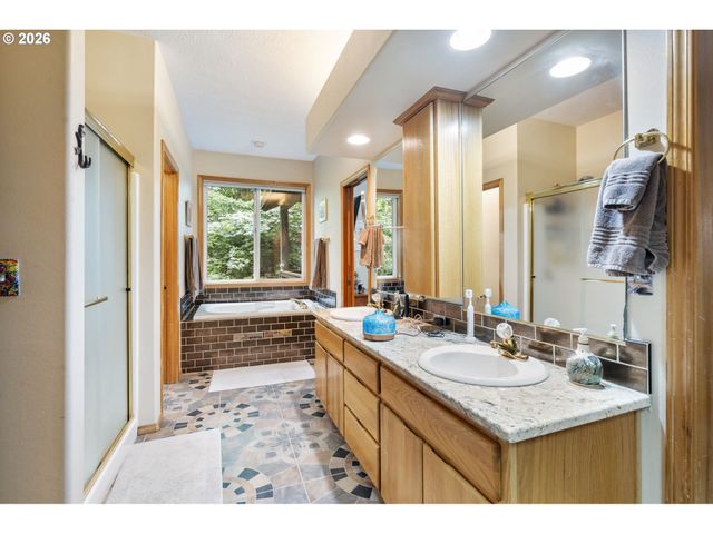 3148 Ne ROCKY BUTTE Ln, Portland, OR 97220