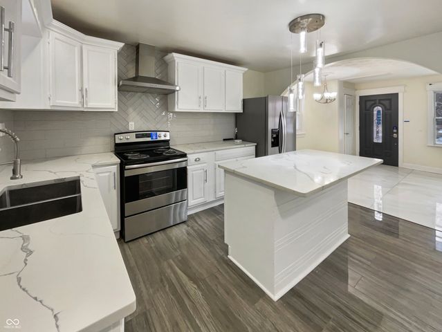 4055 N Grand Avenue, Indianapolis, IN 46226