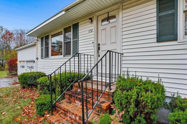 850 Center Street, Wolfeboro, NH 03894