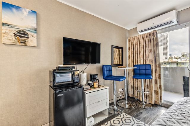 134 Kapahulu Avenue 303, Honolulu, HI 96815