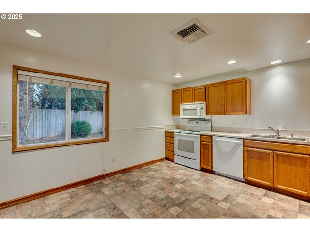 2185 DAHLIA St, Woodland, WA 98674