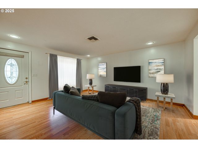 2185 DAHLIA St, Woodland, WA 98674