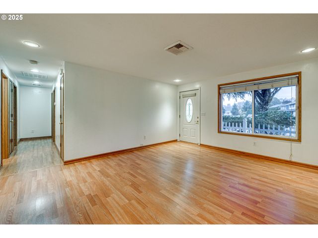 2185 DAHLIA St, Woodland, WA 98674