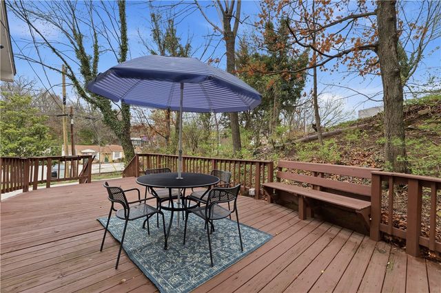 9 E Trenton Boulevard, Fayetteville, AR 72701