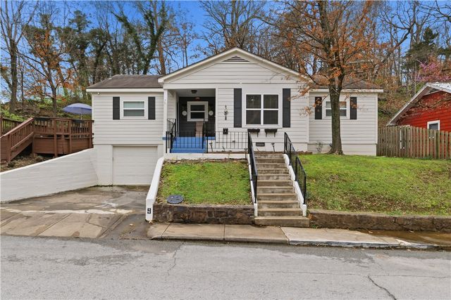 9 E Trenton Boulevard, Fayetteville, AR 72701