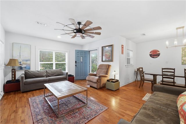 9 E Trenton Boulevard, Fayetteville, AR 72701