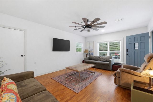 9 E Trenton Boulevard, Fayetteville, AR 72701