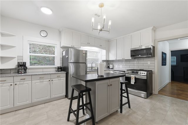 9 E Trenton Boulevard, Fayetteville, AR 72701