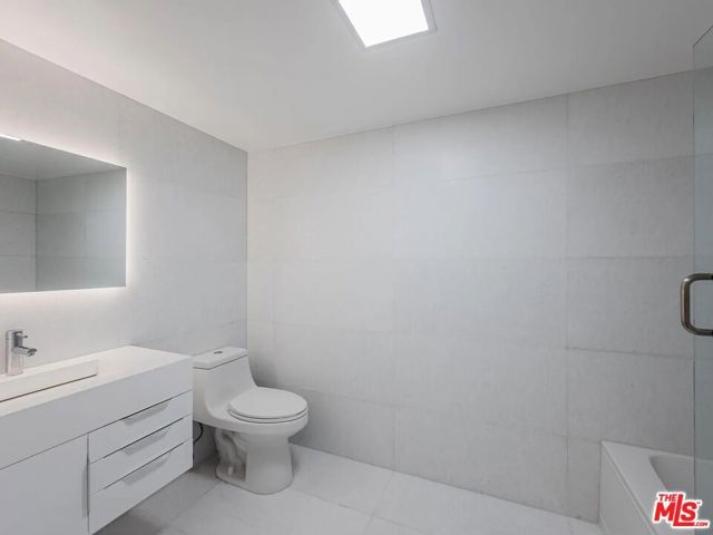 7062 Hawthorn Avenue A2, Los Angeles, CA 90028