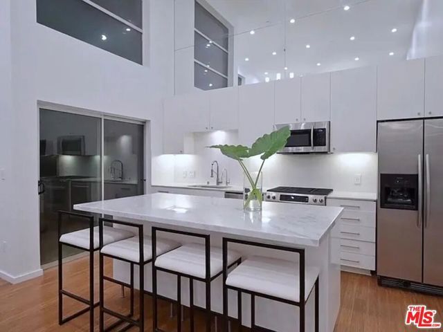 7062 Hawthorn Avenue A2, Los Angeles, CA 90028