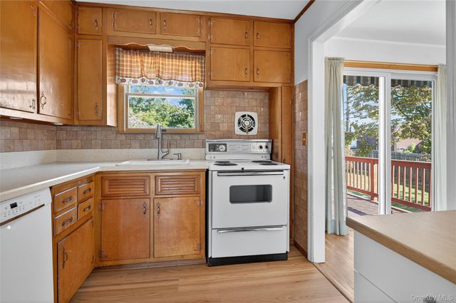 4129 Duff Place, Seaford, NY 11783