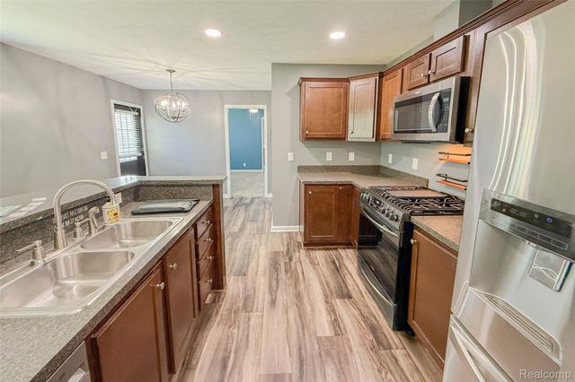 41021 Old Michigan Ave 39 A, Canton Charter Township, MI 48188