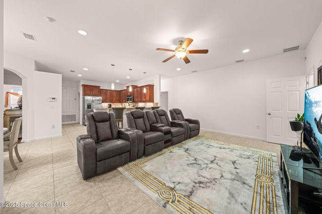 467 Easton Forest Circle SE, Palm Bay, FL 32909