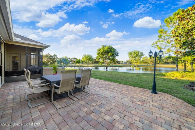 467 Easton Forest Circle SE, Palm Bay, FL 32909