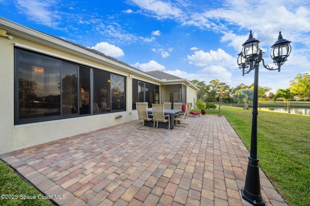 467 Easton Forest Circle SE, Palm Bay, FL 32909