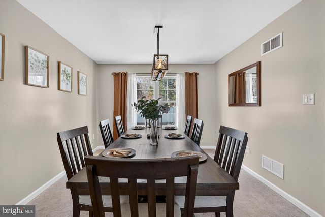 207 WOODBRIDGE LN, Douglassville, PA 19518