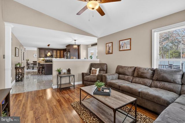 207 WOODBRIDGE LN, Douglassville, PA 19518