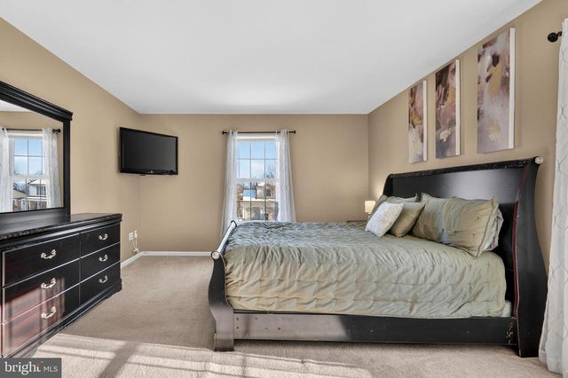 207 WOODBRIDGE LN, Douglassville, PA 19518