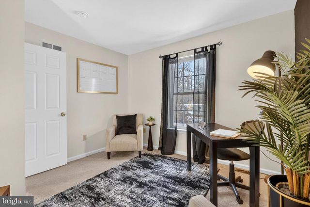 207 WOODBRIDGE LN, Douglassville, PA 19518