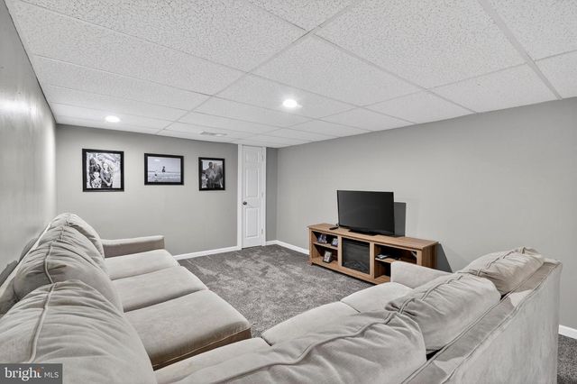 207 WOODBRIDGE LN, Douglassville, PA 19518