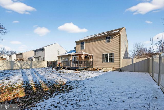 207 WOODBRIDGE LN, Douglassville, PA 19518