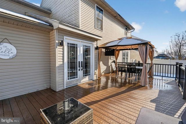 207 WOODBRIDGE LN, Douglassville, PA 19518