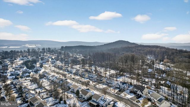 207 WOODBRIDGE LN, Douglassville, PA 19518