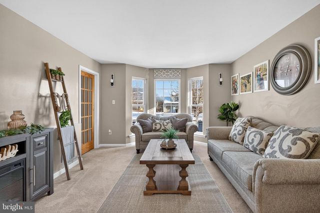 207 WOODBRIDGE LN, Douglassville, PA 19518