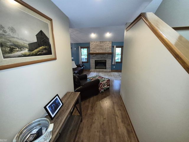 11383 Whispering Pines Trail, Fenton, MI 48430