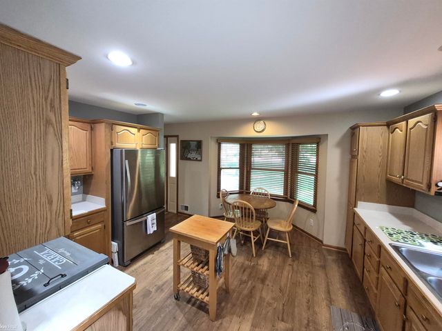 11383 Whispering Pines Trail, Fenton, MI 48430