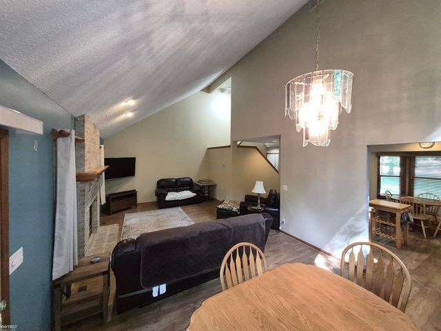 11383 Whispering Pines Trail, Fenton, MI 48430