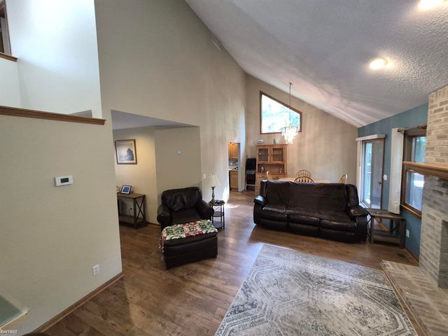 11383 Whispering Pines Trail, Fenton, MI 48430