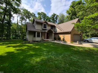 11383 Whispering Pines Trail, Fenton, MI 48430