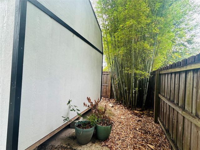 520 NW 26TH AVENUE, Gainesville, FL 32609