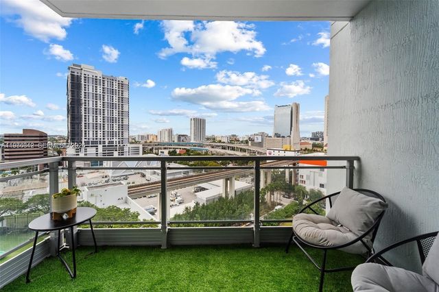 90 SW 3rd St 1406, Miami, FL 33130