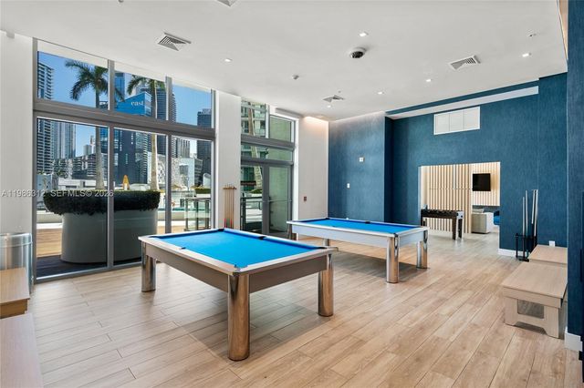 90 SW 3rd St 1406, Miami, FL 33130