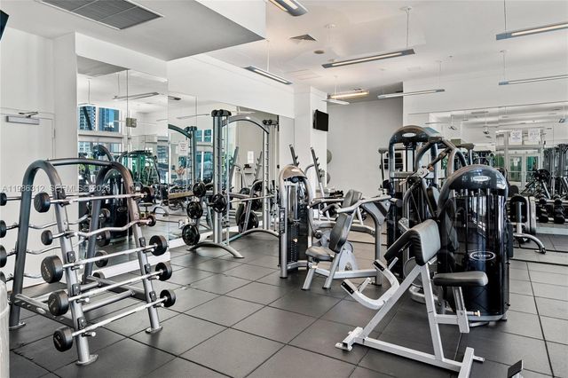 90 SW 3rd St 1406, Miami, FL 33130