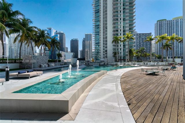 90 SW 3rd St 1406, Miami, FL 33130