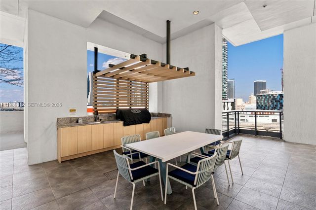 90 SW 3rd St 1406, Miami, FL 33130