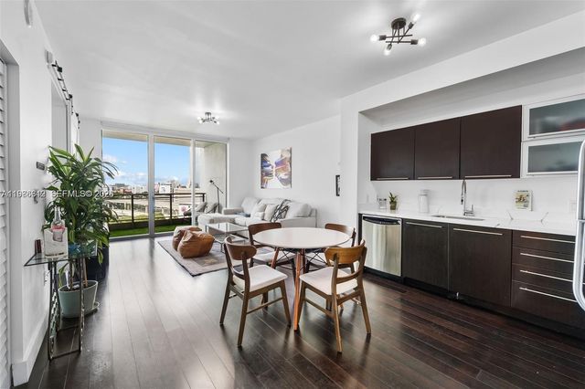 90 SW 3rd St 1406, Miami, FL 33130