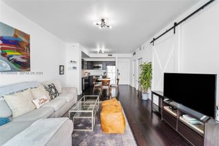 90 SW 3rd St 1406, Miami, FL 33130