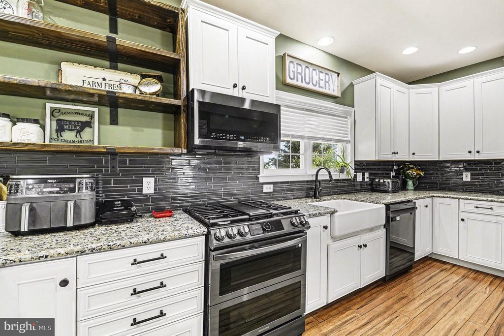 Image 14 of property listing at 4460 SHANGRI LA RD, Stewartstown, PA 17363