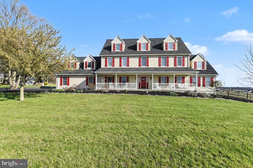 Image 3 of property listing at 4460 SHANGRI LA RD, Stewartstown, PA 17363