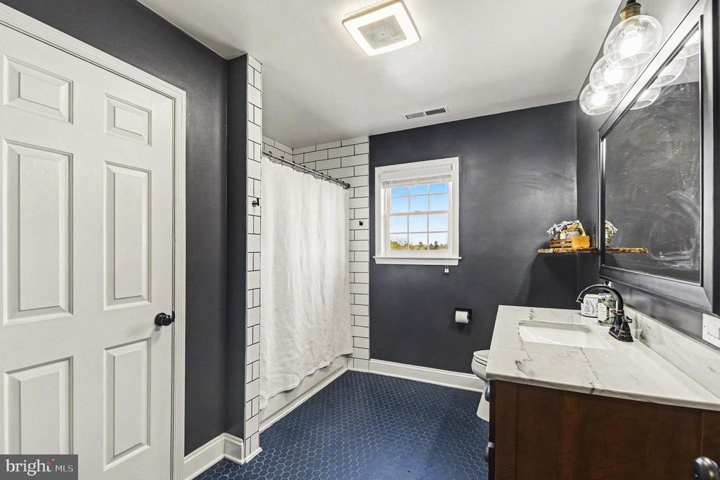 Image 37 of property listing at 4460 SHANGRI LA RD, Stewartstown, PA 17363