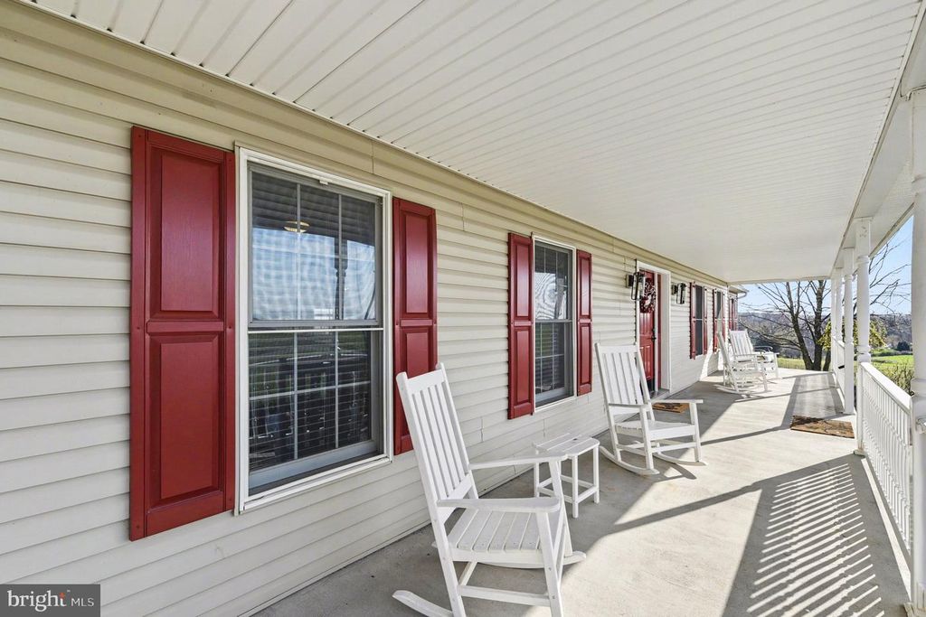 Image 5 of property listing at 4460 SHANGRI LA RD, Stewartstown, PA 17363